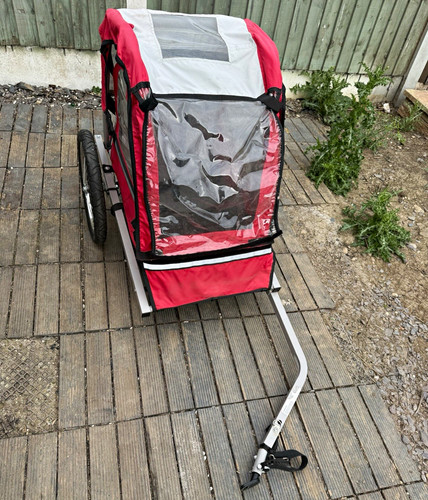 Single child bicycle trailer - child, 1